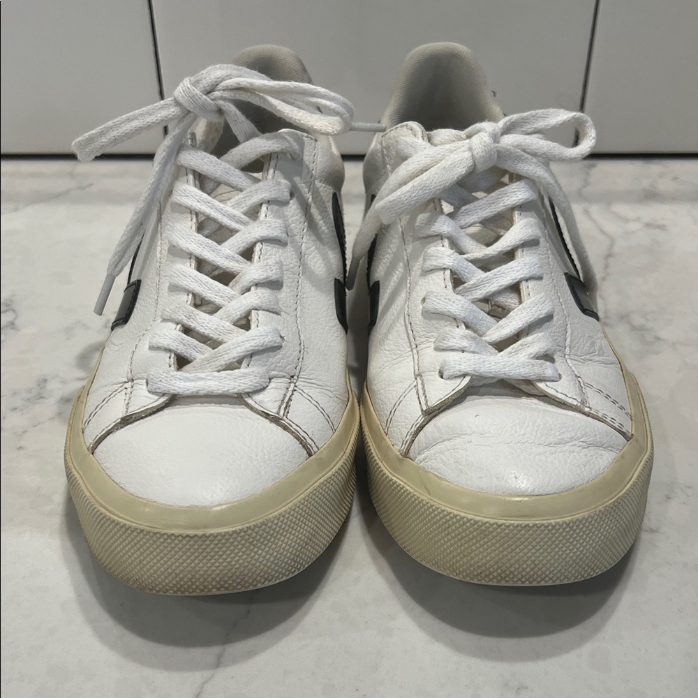 Veja campo White and black Women's Sneakers, sz 6/37